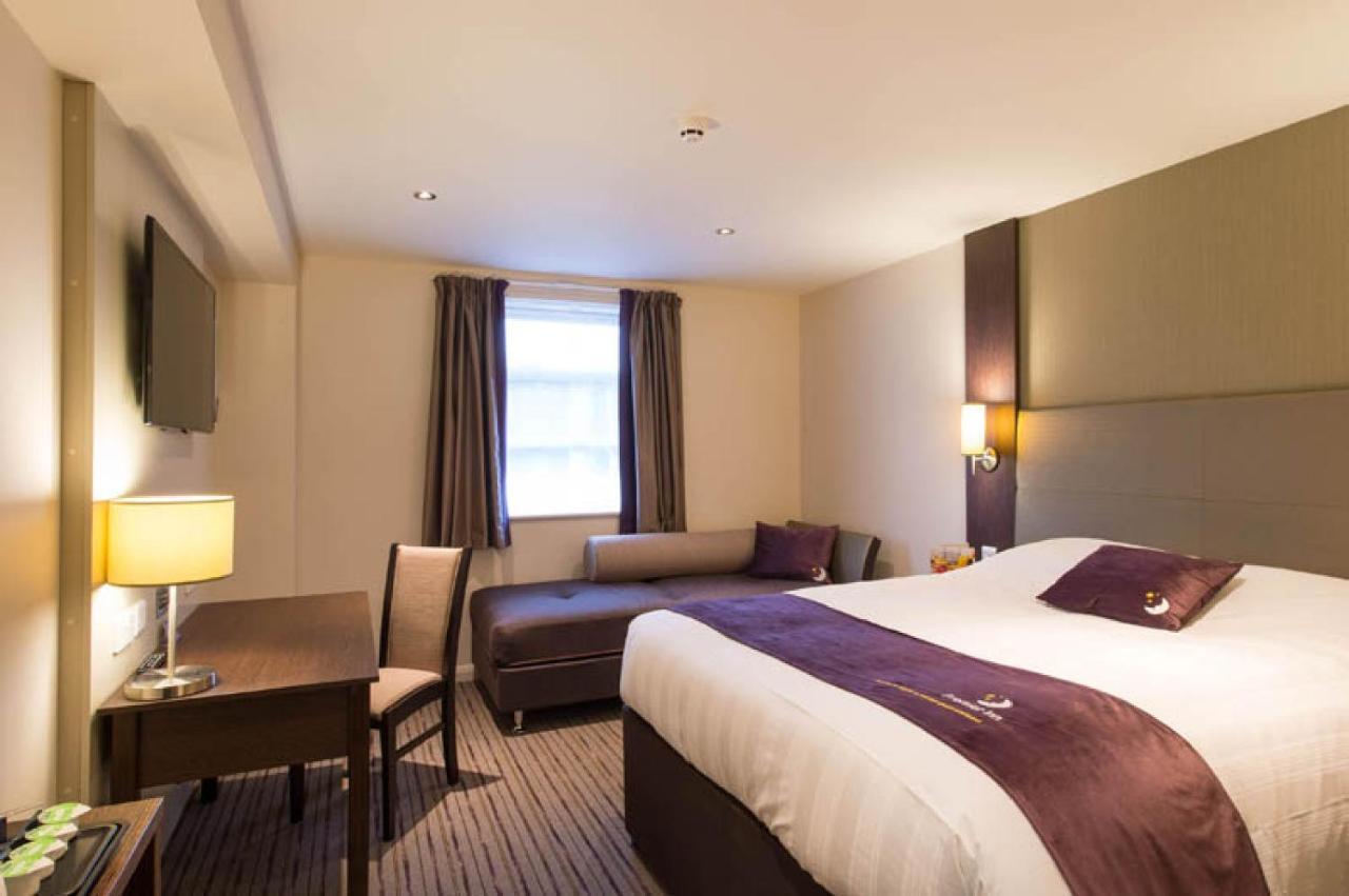 Premier Inn Guildford North - A3 Exterior photo